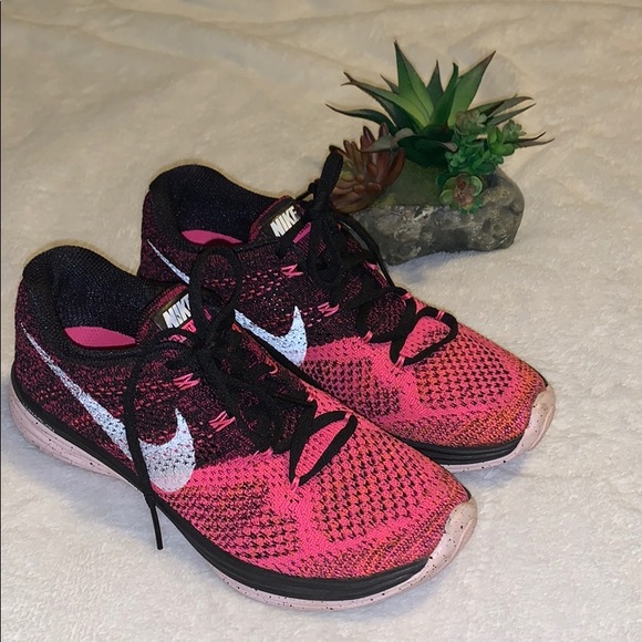 Nike Shoes - Nike Flyknit Lunar 3